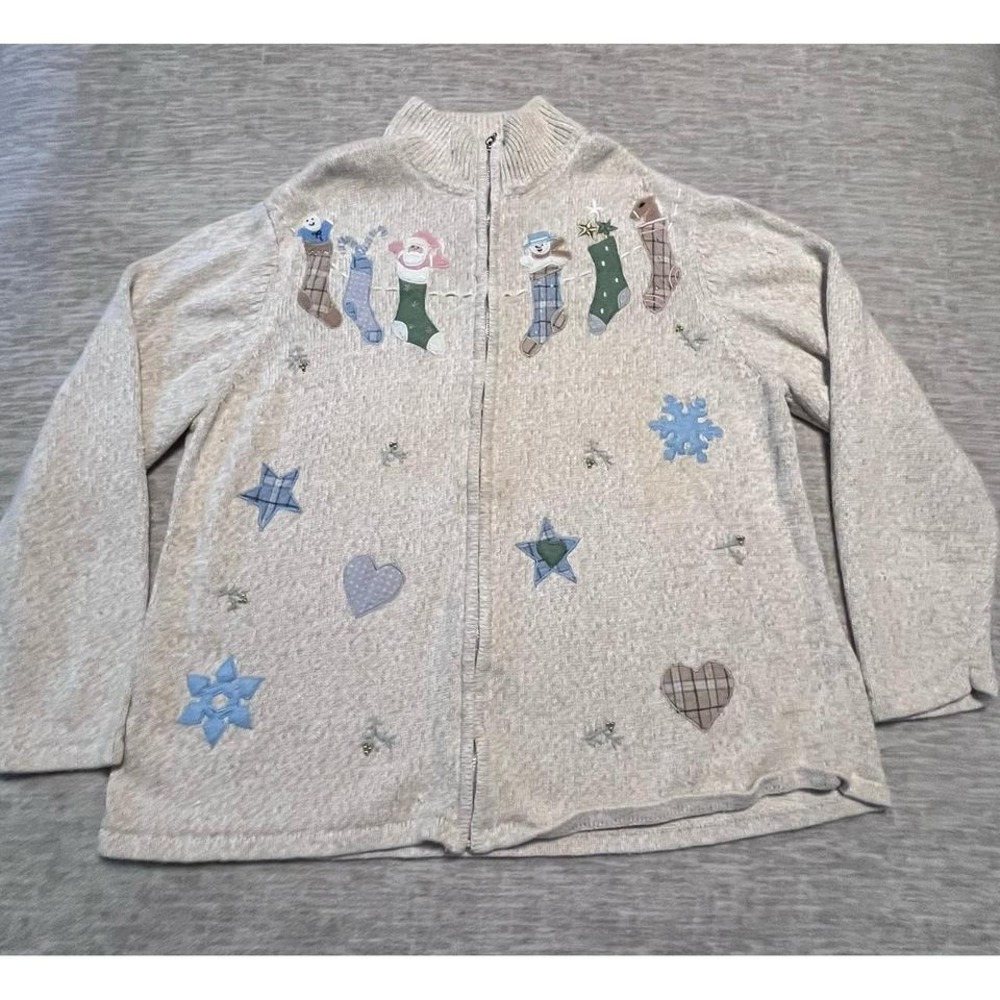 This‎ stylish Baby Phat velour hoodie is a perfect throwback to early 2000s